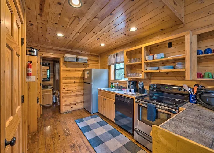 Southern Hills Cabin Near Beavers Bend State Park!