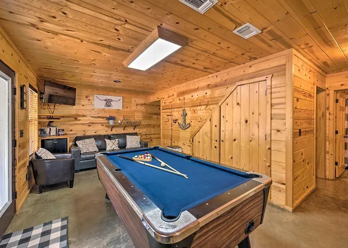 Southern Hills Cabin Near Beavers Bend State Park!